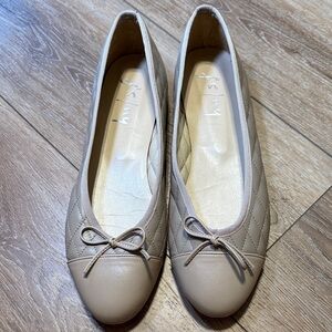 Elegant Beige Quilted Flats with Bow